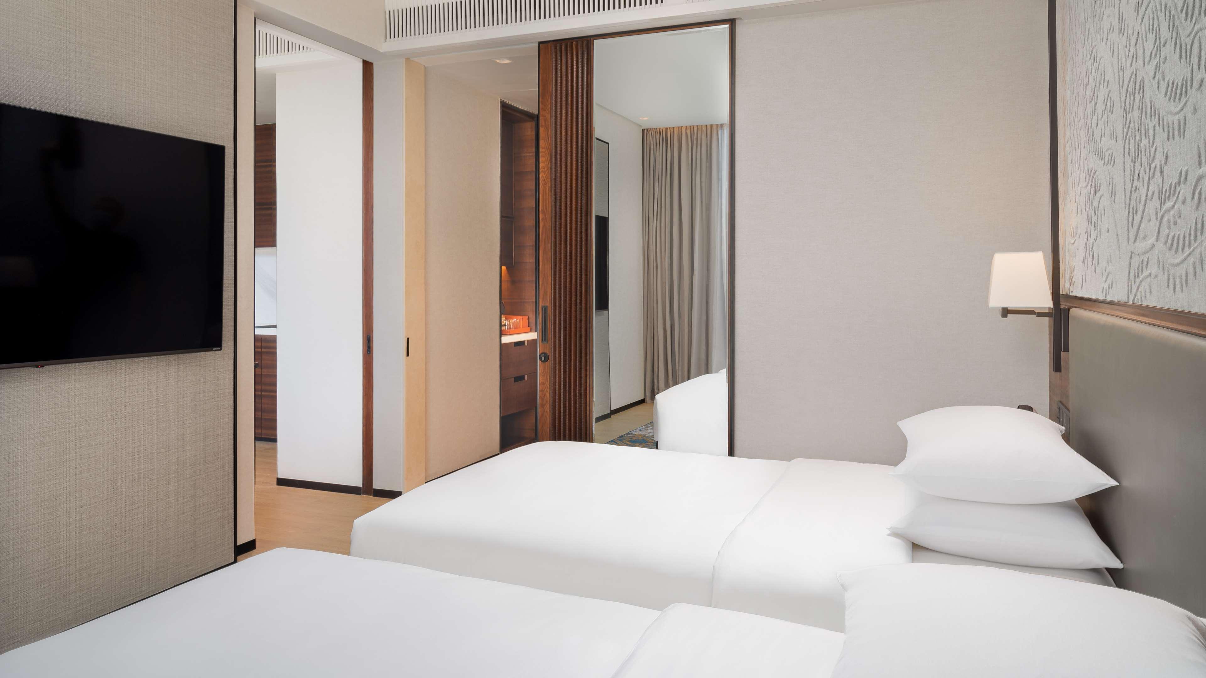 Hyatt Regency Phnom Penh Exterior foto